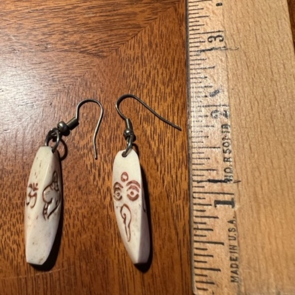 Namaste drop pierced earrings - Picture 2 of 3